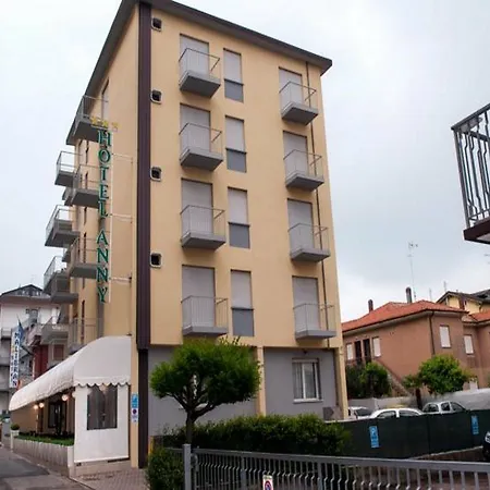 Anny Hotel 3*