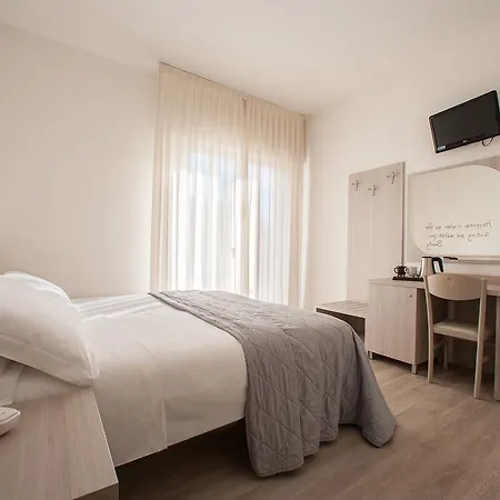 Anny 3* לידו די ג'סולו