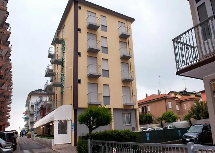 Anny Hotel 3*